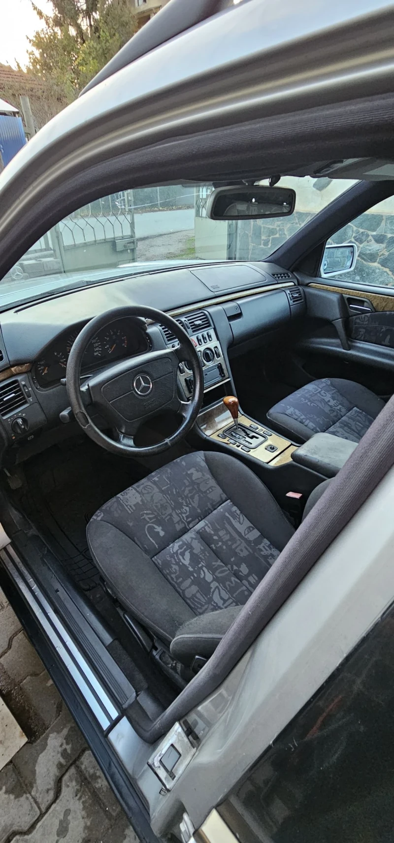 Mercedes-Benz E 300 TD, снимка 4 - Автомобили и джипове - 52222207