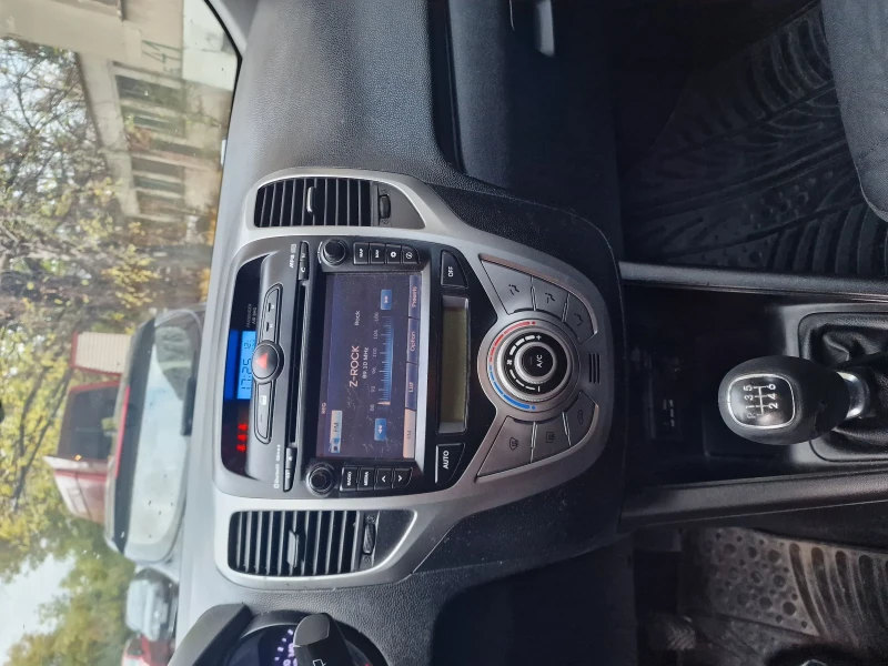 Hyundai Ix20 1.6i газ, снимка 10 - Автомобили и джипове - 52283437