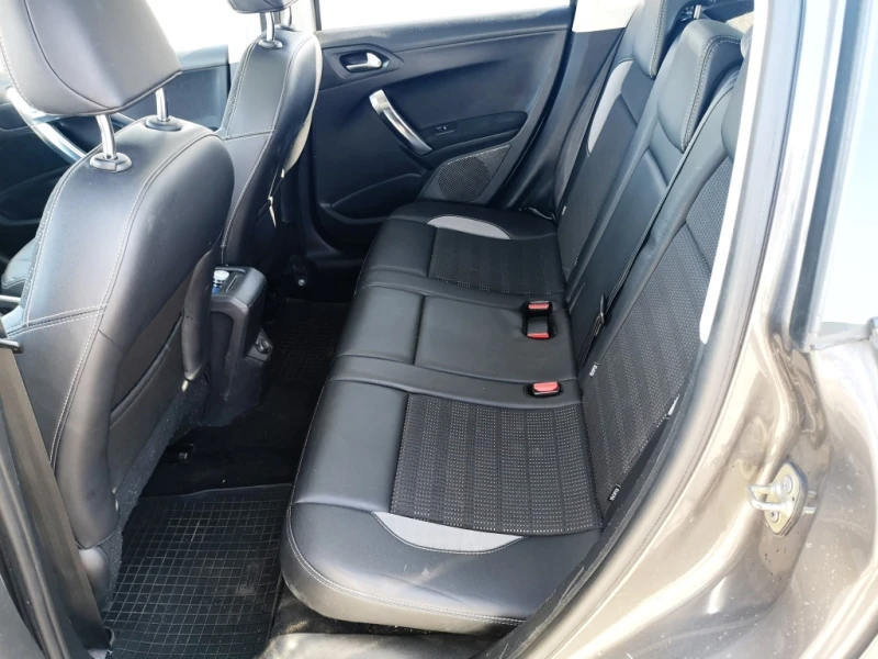 Peugeot 2008, снимка 8 - Автомобили и джипове - 52516729