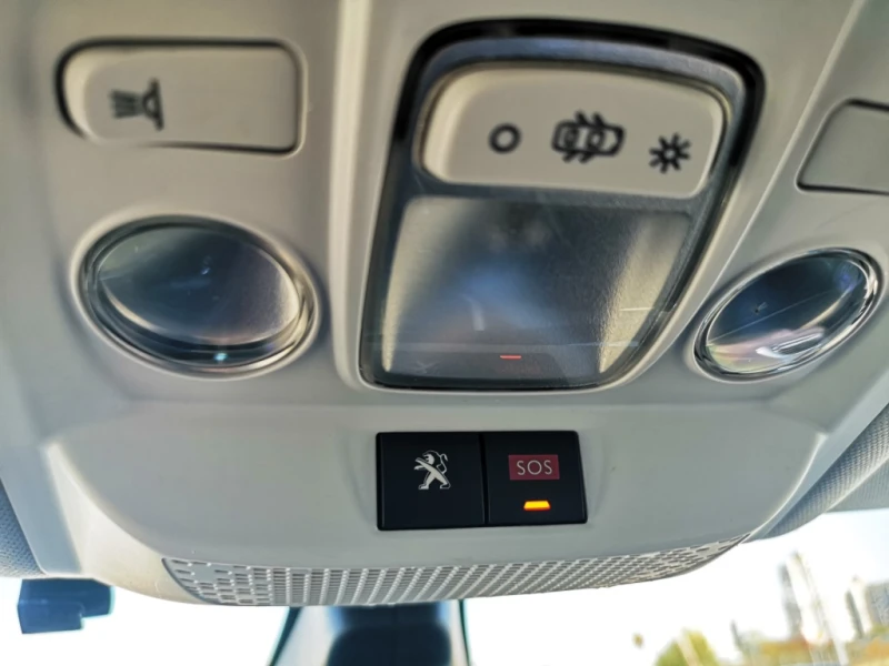 Peugeot 2008, снимка 14 - Автомобили и джипове - 52516729
