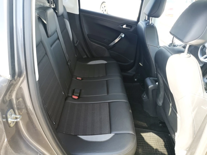 Peugeot 2008, снимка 9 - Автомобили и джипове - 52516729