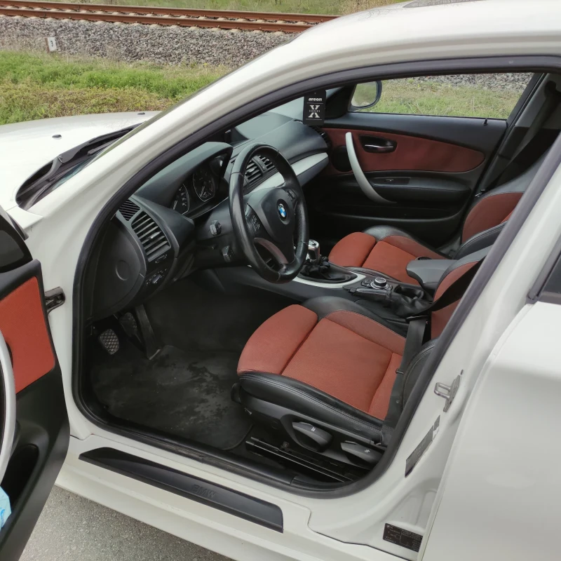 BMW 120 Феислиф поръчково уникат, снимка 8 - Автомобили и джипове - 52998705