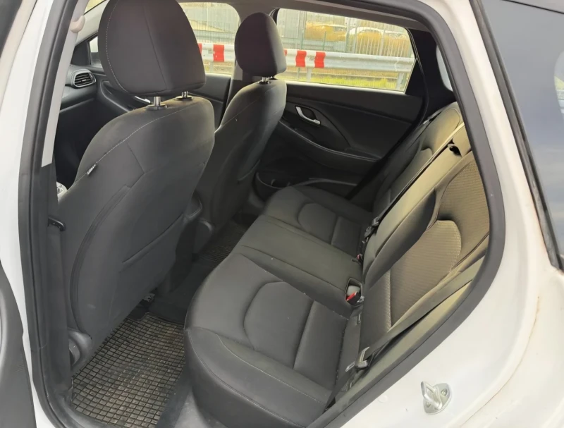 Hyundai I30 1.4 100к.с, снимка 14 - Автомобили и джипове - 53125257