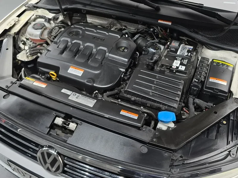 VW Passat 2.0 TDI, снимка 6 - Автомобили и джипове - 54299802