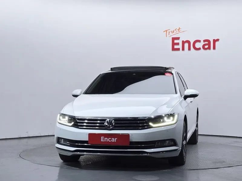 VW Passat 2.0 TDI, снимка 3 - Автомобили и джипове - 54299802