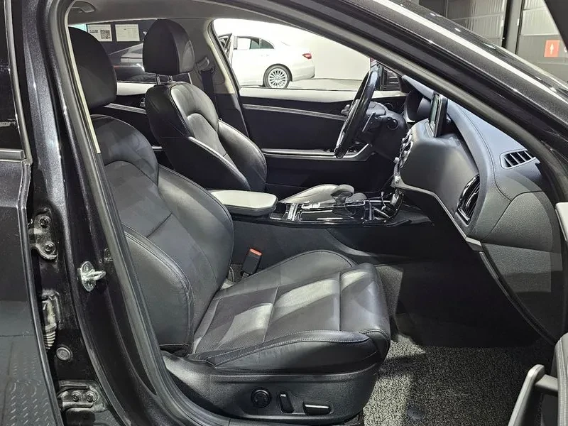 Kia Stinger 2.0 Turbo Awd Platinum, снимка 10 - Автомобили и джипове - 55278534