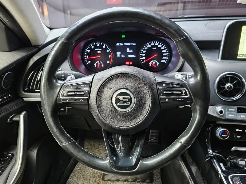 Kia Stinger 2.0 Turbo Awd Platinum, снимка 13 - Автомобили и джипове - 55278534