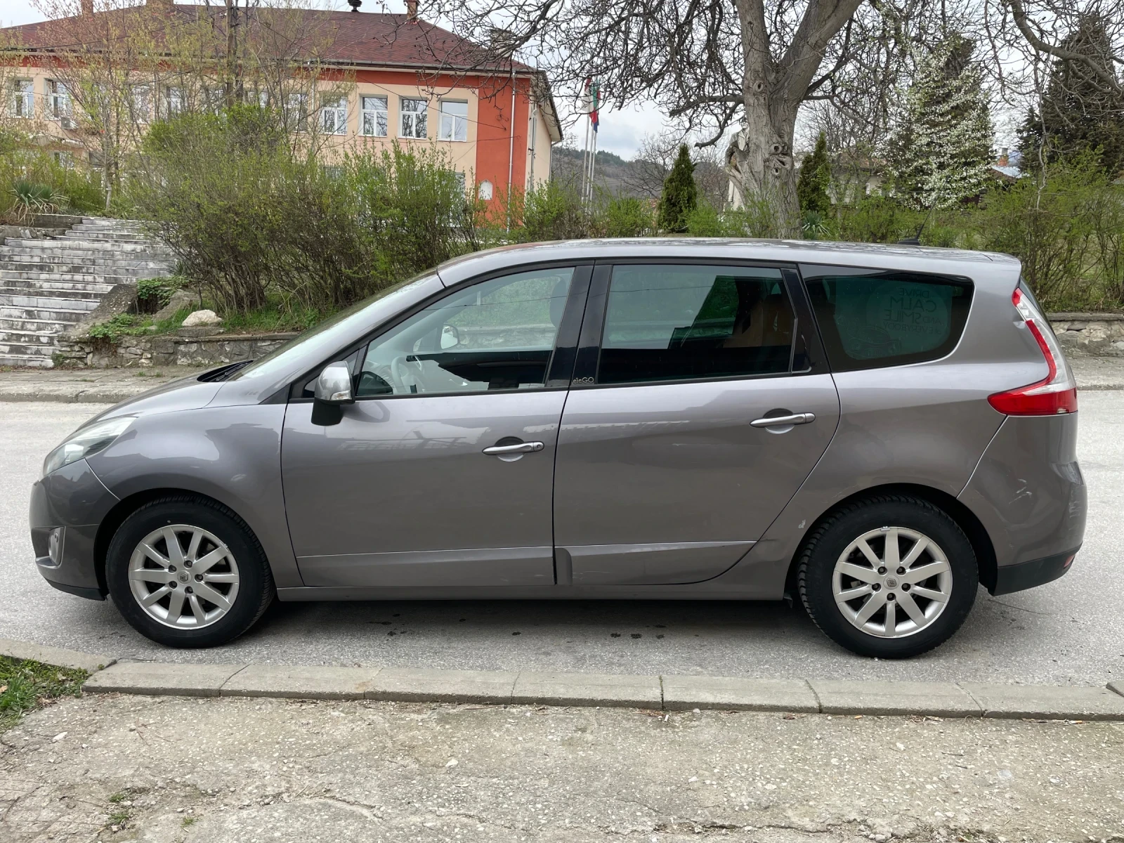 Renault Grand scenic 1.4Tce 7 места - изображение 3
