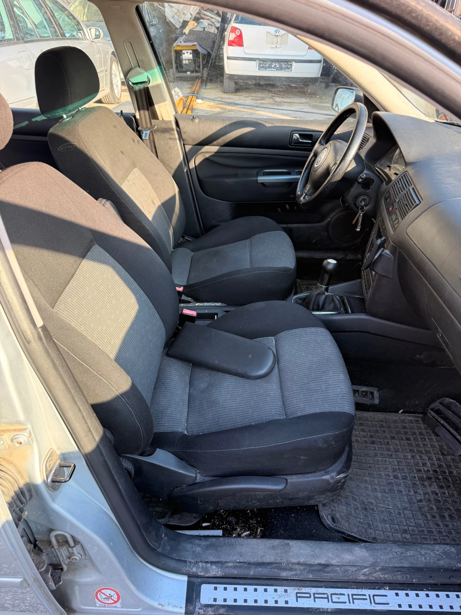 VW Golf 131* На Части* 6 скорости* 1.9*  - изображение 3