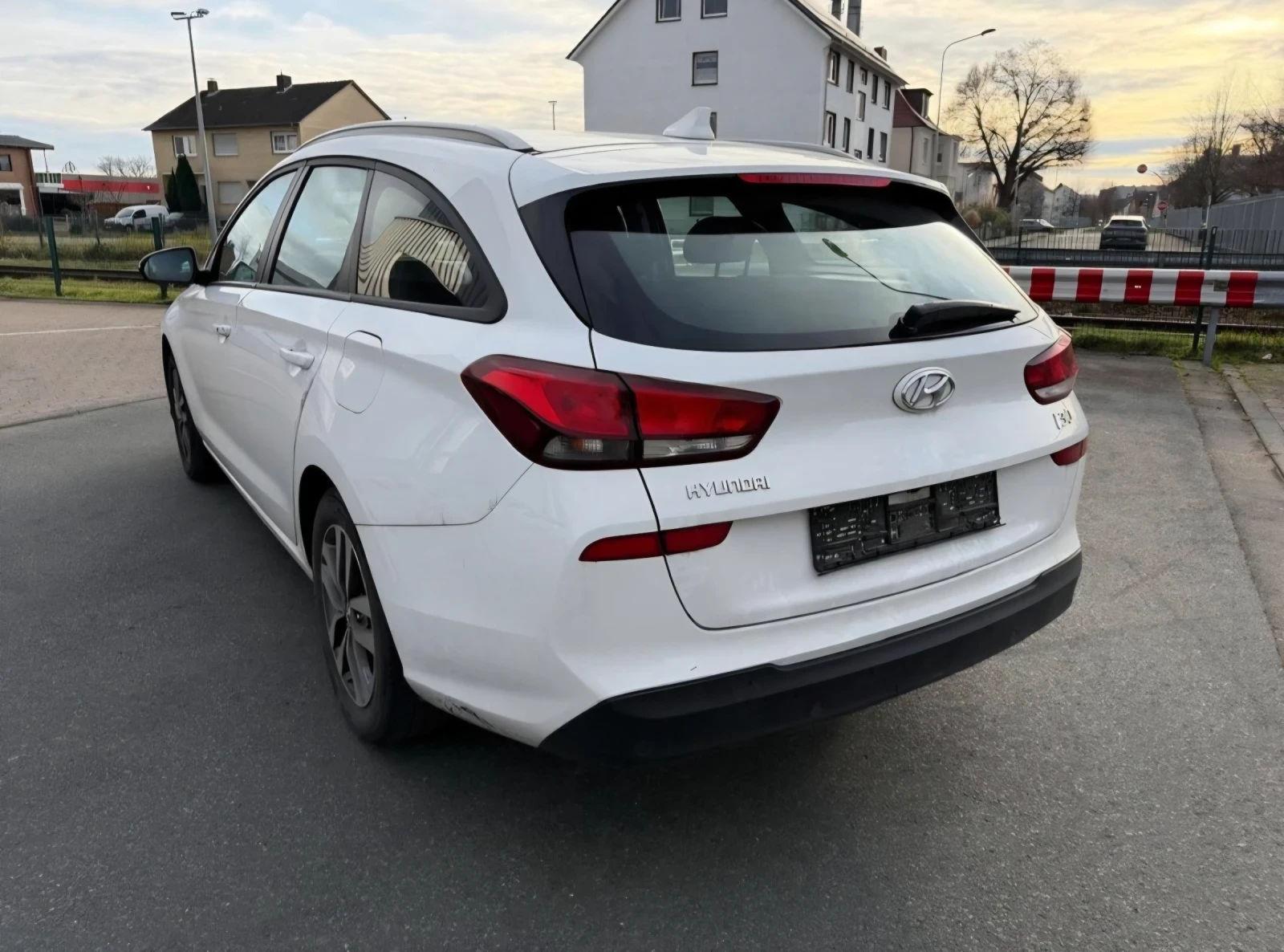 Hyundai I30 1.4 100к.с - изображение 4