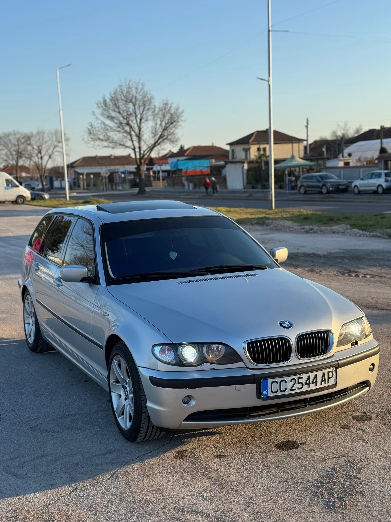 BMW 330, снимка 8 - Автомобили и джипове - 53748659