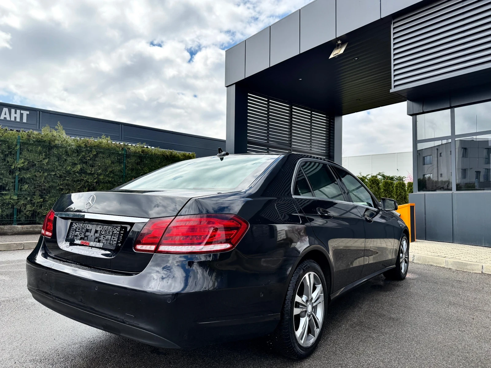 Mercedes-Benz E 220 E220/Facelift/Перфектна, снимка 6 - Автомобили и джипове - 54089512