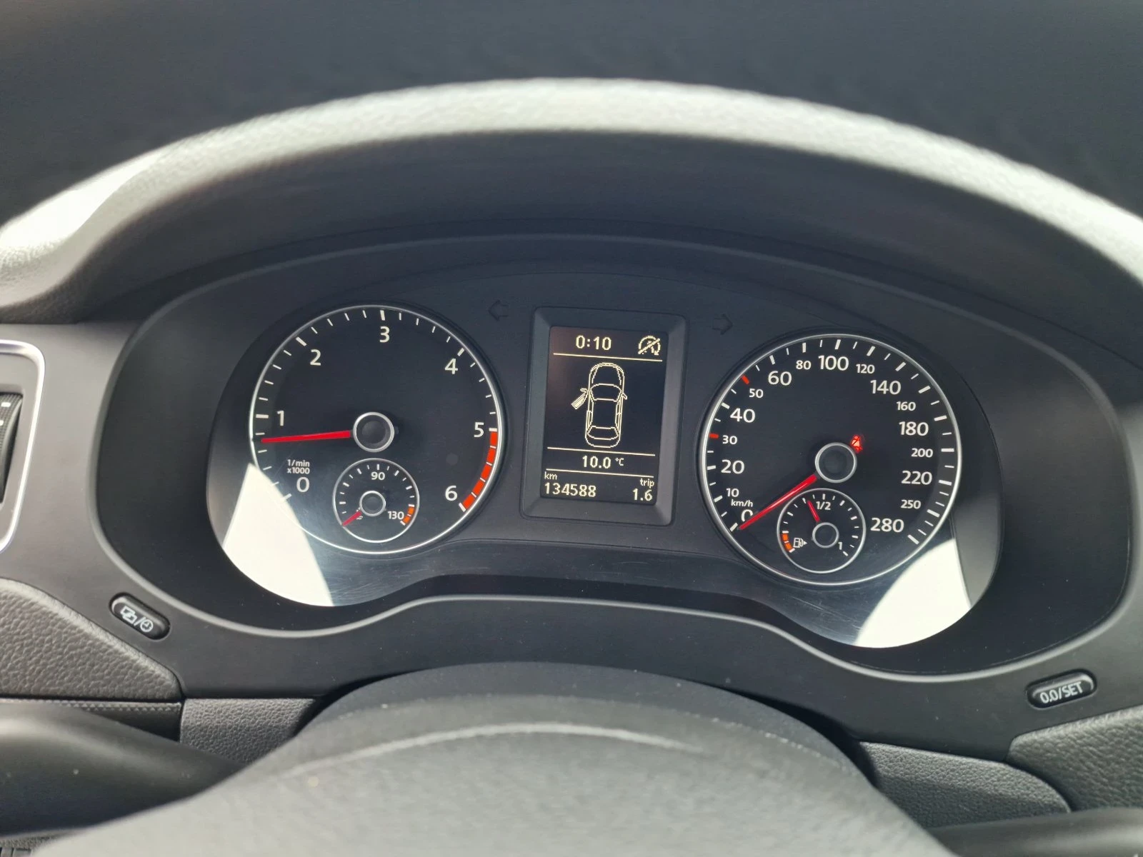 VW Jetta 1.6TDI NOVA, снимка 11 - Автомобили и джипове - 54563825