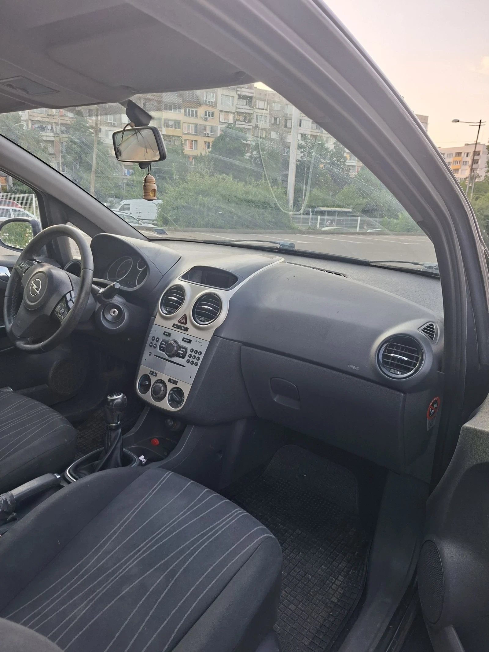 Opel Corsa 1.3, снимка 6 - Автомобили и джипове - 55437318