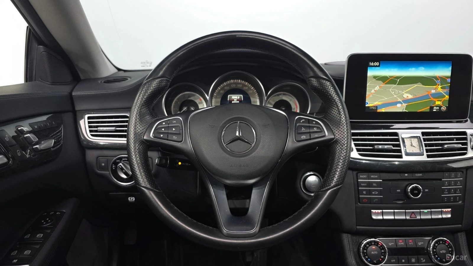 Mercedes-Benz CLS 250d 4MATIC* КОЖА* НАВИ* ПАНО* 360, снимка 12 - Автомобили и джипове - 55560119