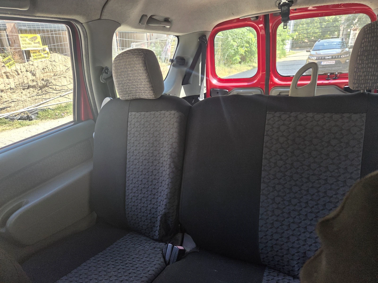 Dacia Logan, снимка 6 - Автомобили и джипове - 55679315