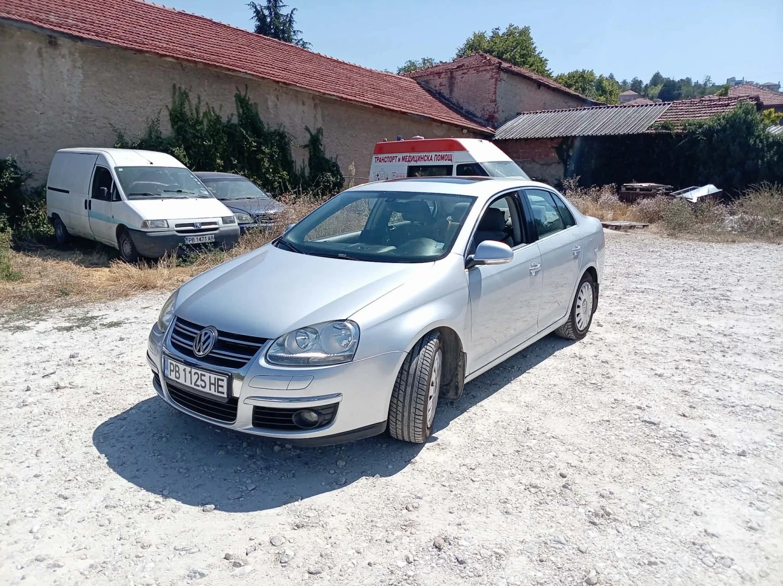 VW Jetta 1.6 Mpi, снимка 3 - Автомобили и джипове - 55927293