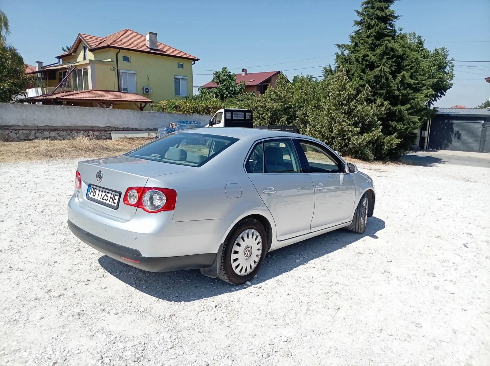 VW Jetta 1.6 Mpi, снимка 8 - Автомобили и джипове - 55927293