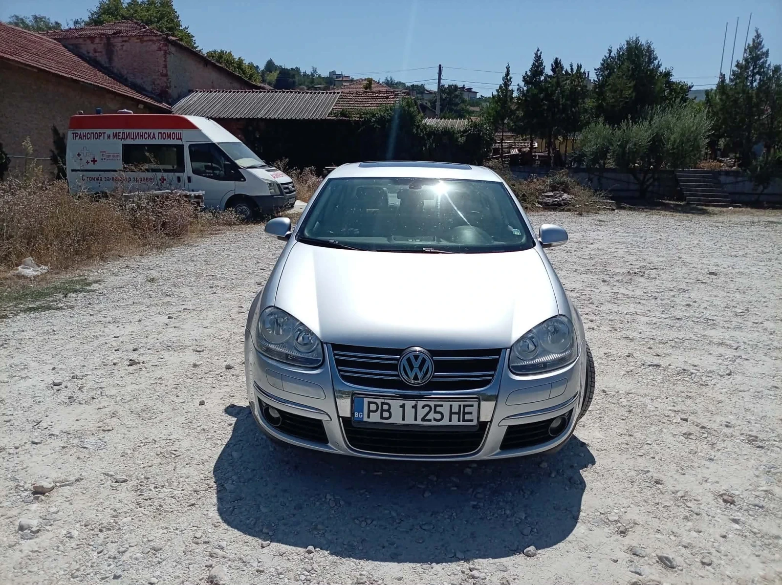 VW Jetta 1.6 Mpi, снимка 2 - Автомобили и джипове - 55927293