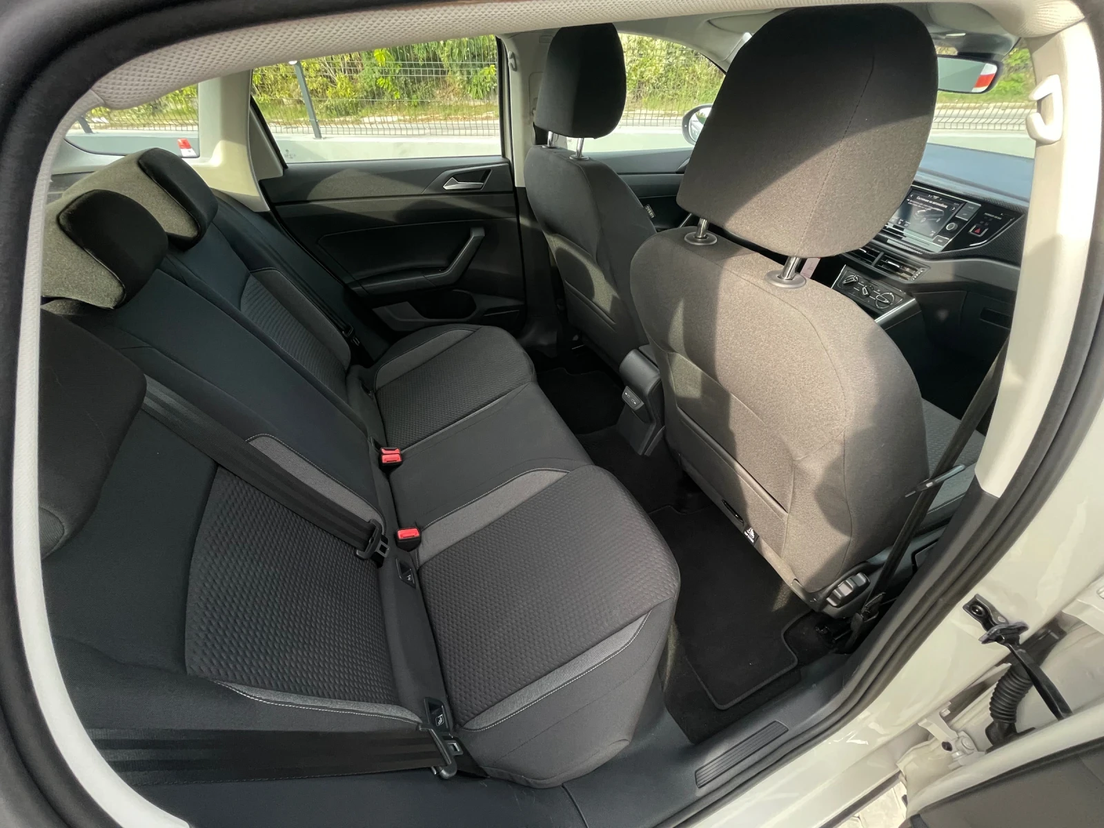 VW Taigo, снимка 15 - Автомобили и джипове - 56251760