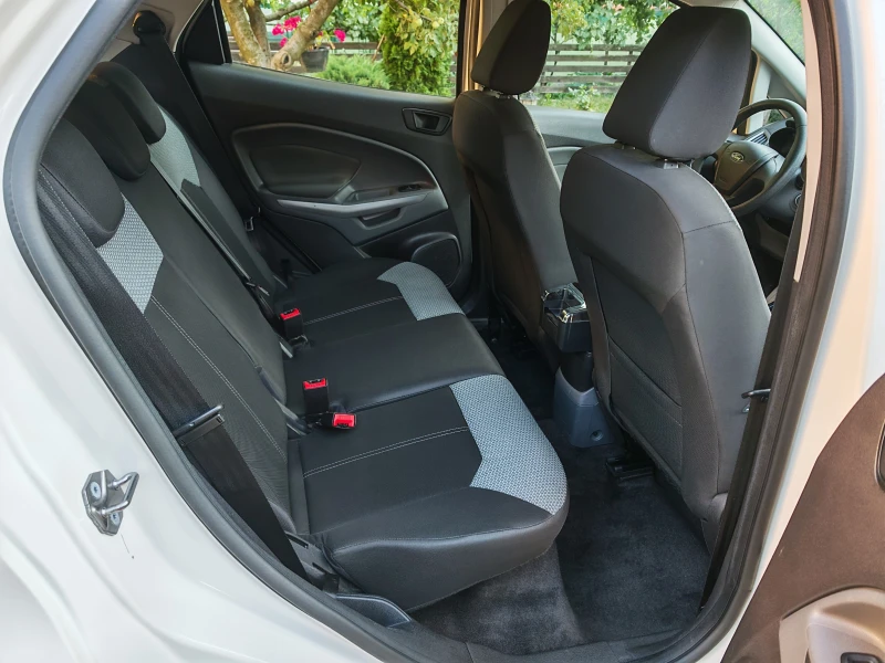 Ford EcoSport 1.5-автоматик, снимка 10 - Автомобили и джипове - 51079442