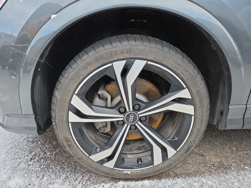 Audi Q3 2021 TECHNIK * CARFAX * БЕЗ ПЪРВОНАЧАЛНА ВНОСКА, снимка 5 - Автомобили и джипове - 53005119