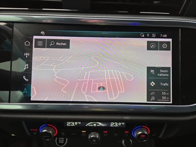 Audi Q3 2021 TECHNIK * CARFAX * БЕЗ ПЪРВОНАЧАЛНА ВНОСКА, снимка 8 - Автомобили и джипове - 53005119