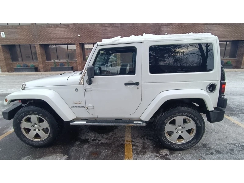 Jeep Wrangler * UNLIMITED SAHARA* CARFAX* 