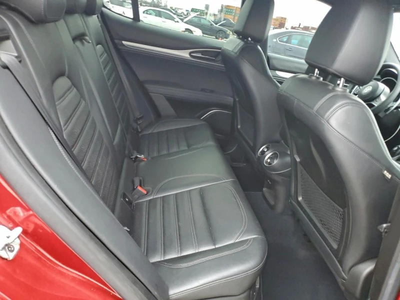 Alfa Romeo Stelvio, снимка 11 - Автомобили и джипове - 53108440
