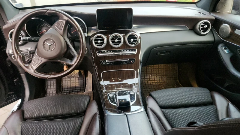 Mercedes-Benz GLC 220, снимка 11 - Автомобили и джипове - 53329394