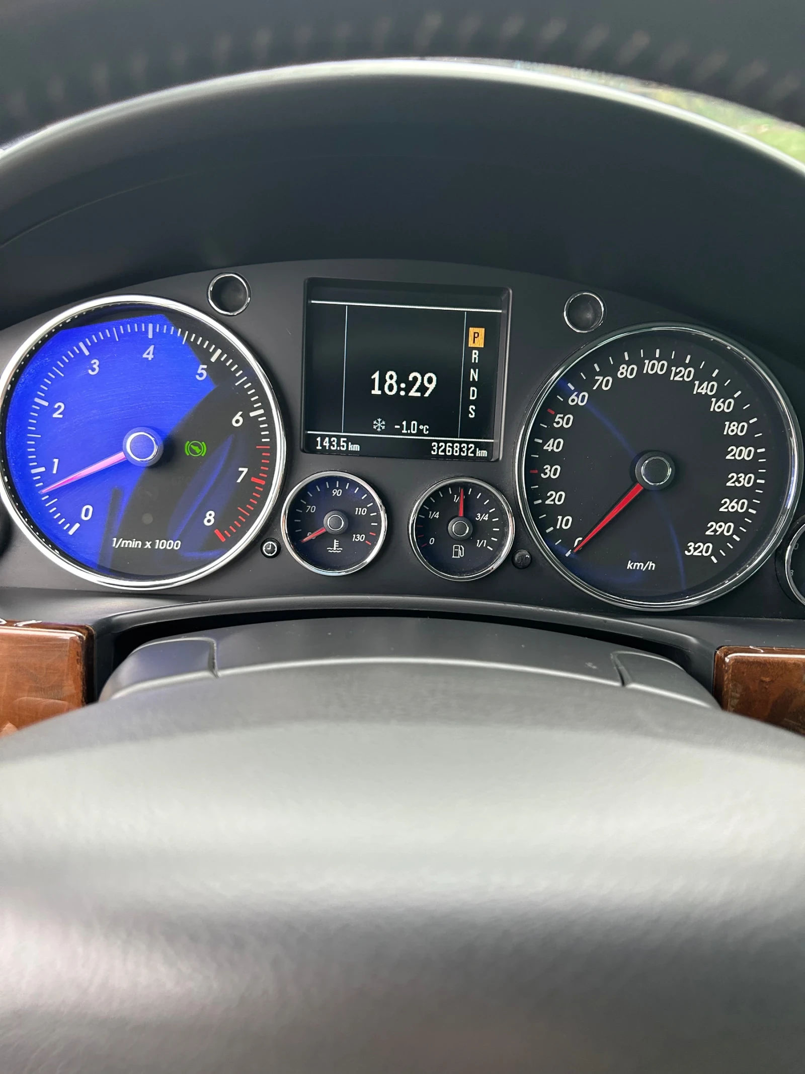 VW Touareg 4.2i 310к.с. LPG - изображение 9