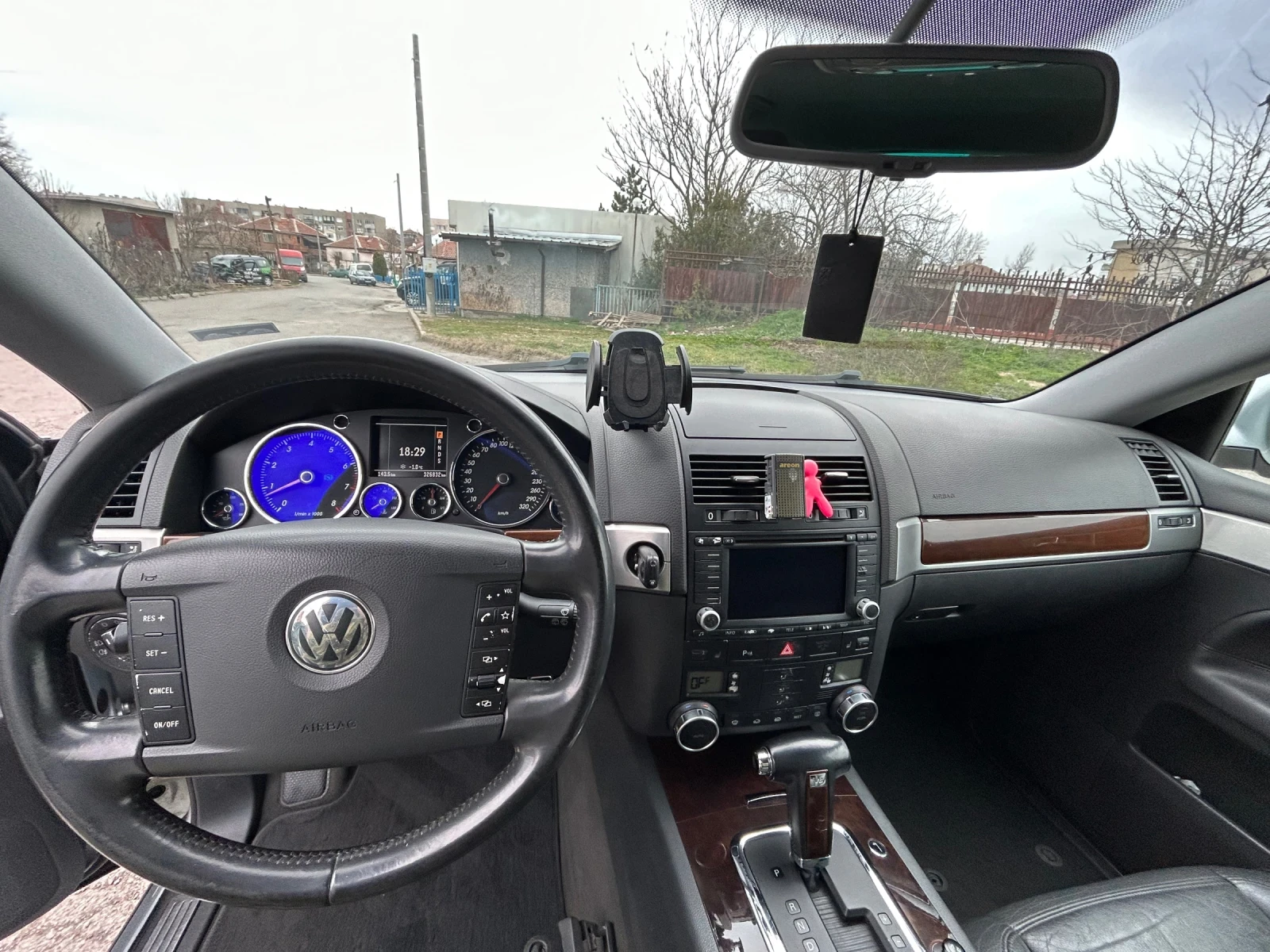 VW Touareg 4.2i 310к.с. LPG - изображение 7