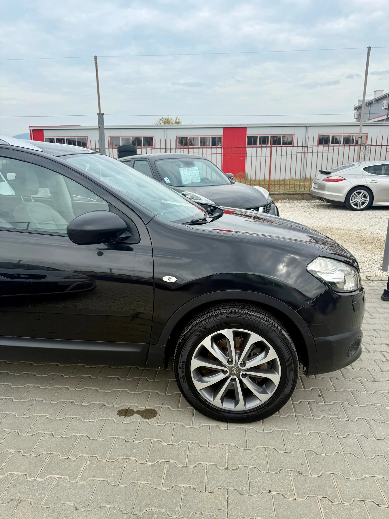 Nissan Qashqai 2.0* 4x4* Keyless* Италия* LPG* Бартер* 7места*  - изображение 4