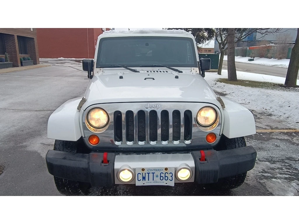 Jeep Wrangler * UNLIMITED SAHARA* CARFAX*  - изображение 3