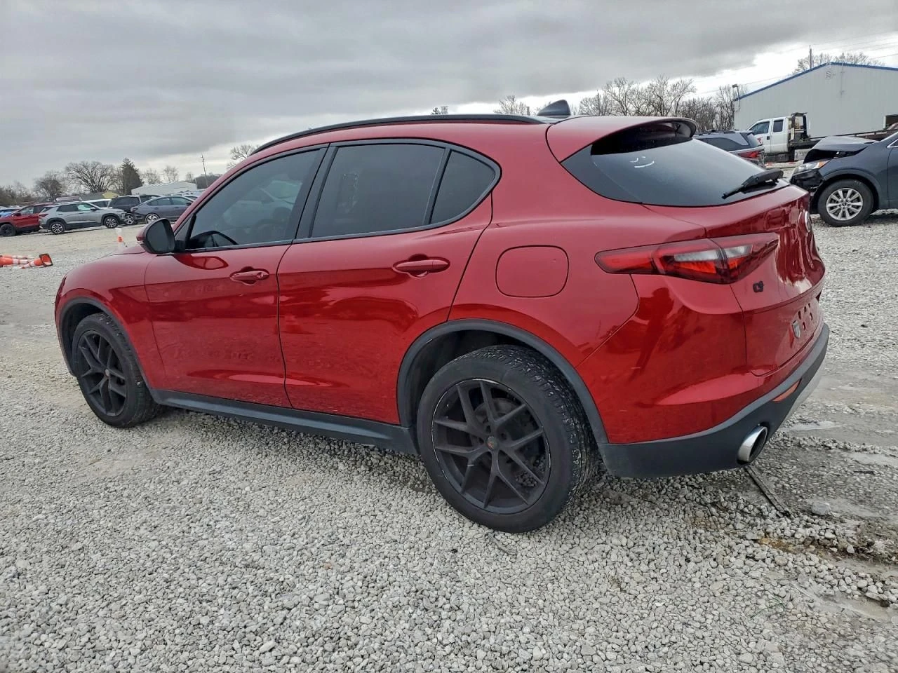 Alfa Romeo Stelvio  - изображение 2