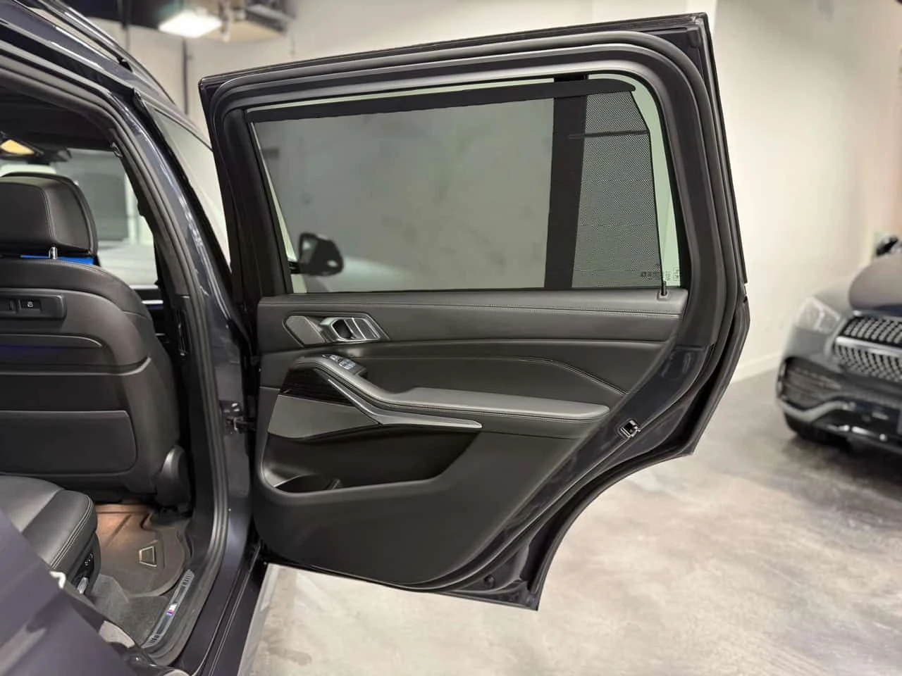 BMW X7 * M50i * CARFAX * ���� �� �� | Mobile.bg � ����������� 16