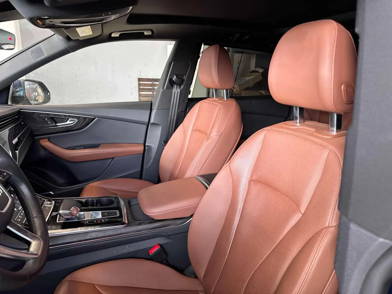 Audi Q8 * Progressiv * S-line* DISTRONIC* MATRIX* B&O* ОБД, снимка 11 - Автомобили и джипове - 53904646