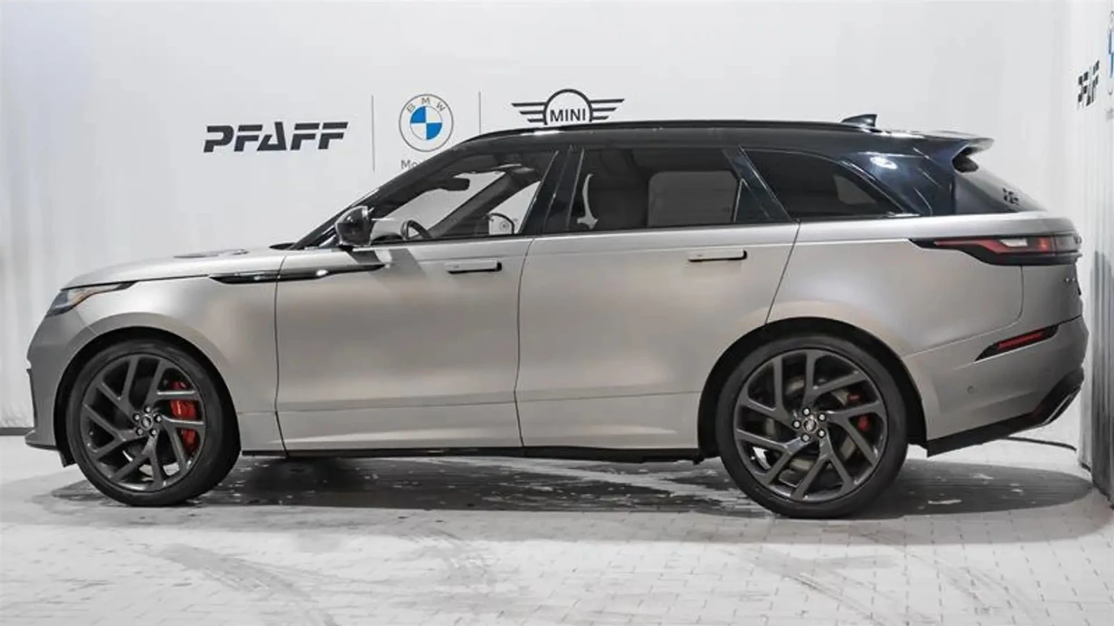 Land Rover Range Rover Velar SV Autobiography ЦЕНА ДО БЪЛГАРИЯ АВТОКРЕДИТ, снимка 3 - Автомобили и джипове - 55771425