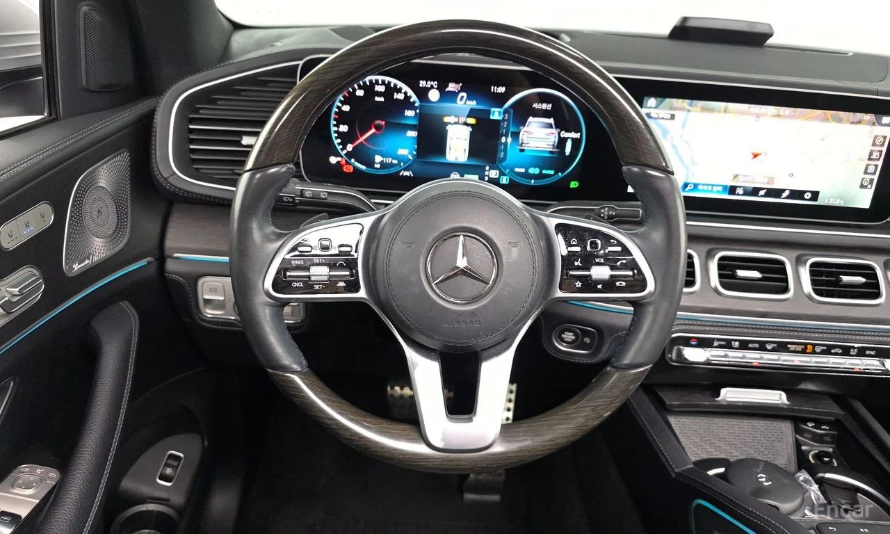 Mercedes-Benz GLS580 AMG* LINE* BURMESTER* ОБДУХВАНЕ* ДИСТРОНИК* МАСАЖ*, снимка 9 - Автомобили и джипове - 56195836