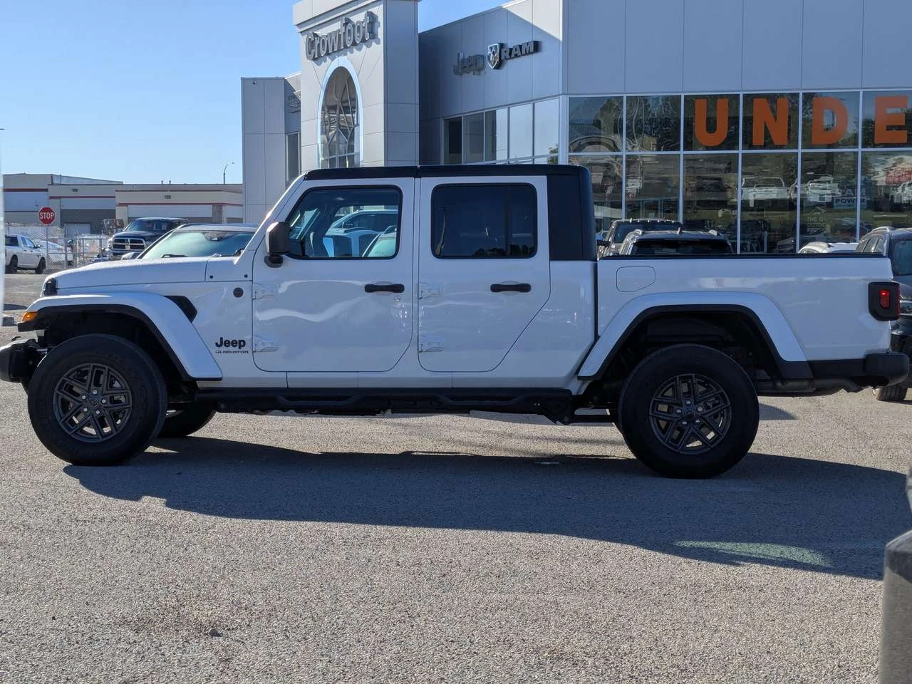 Jeep Gladiator Sport S * - 4x4 - 4 X 4 - Adaptive Cruise - Forwar | Mobile.bg � ����������� 6