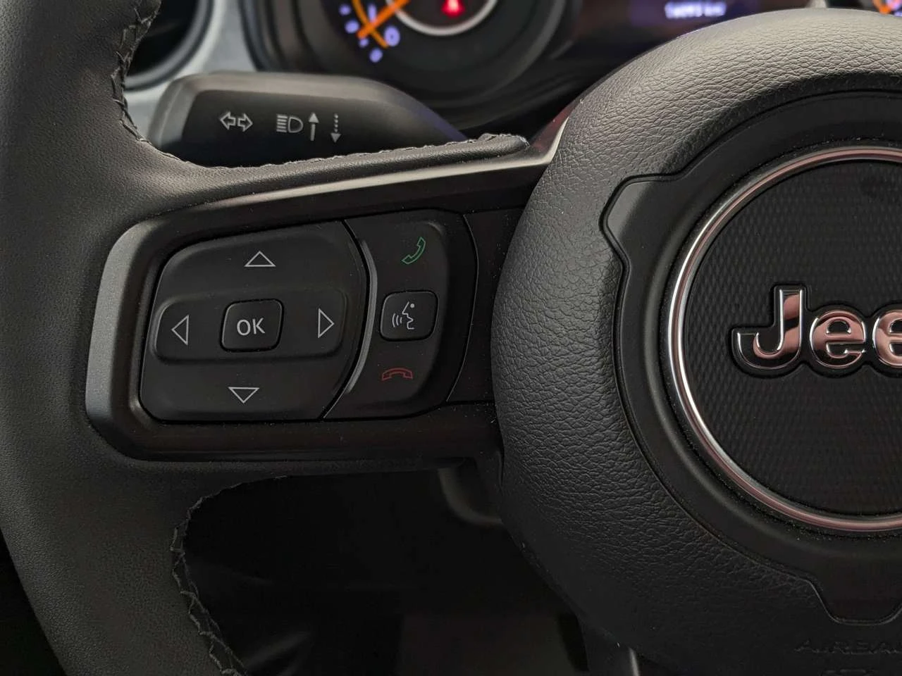 Jeep Gladiator Sport S * - 4x4 - 4 X 4 - Adaptive Cruise - Forwar | Mobile.bg � ����������� 17