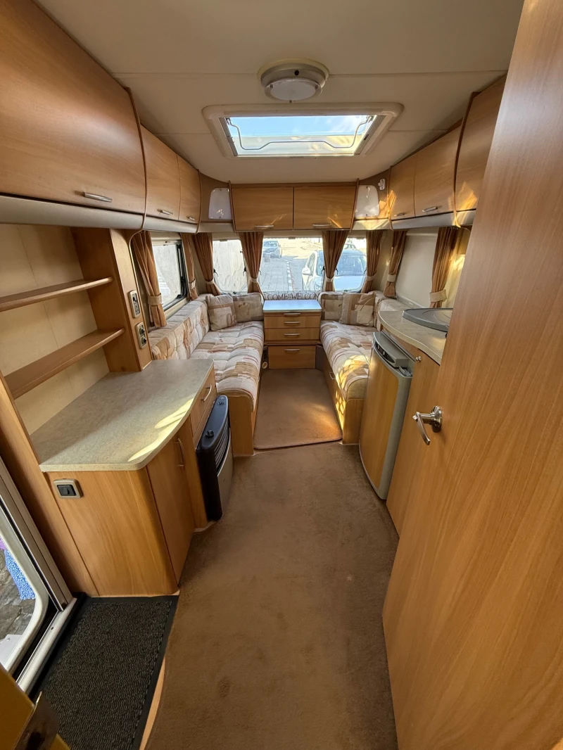 Каравана Swift Charisma 230, снимка 9 - Каравани и кемпери - 52107403