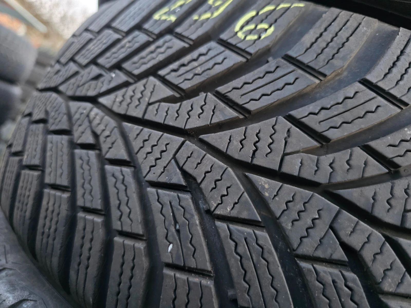 Гуми Зимни 205/55R16