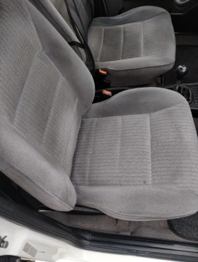 VW Golf 1, 6 - 1500 € / 2933.74 лв. - 74329902 4