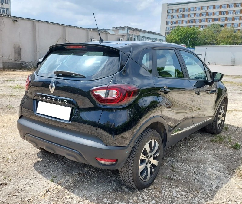 Renault Captur, снимка 4 - Автомобили и джипове - 47273704