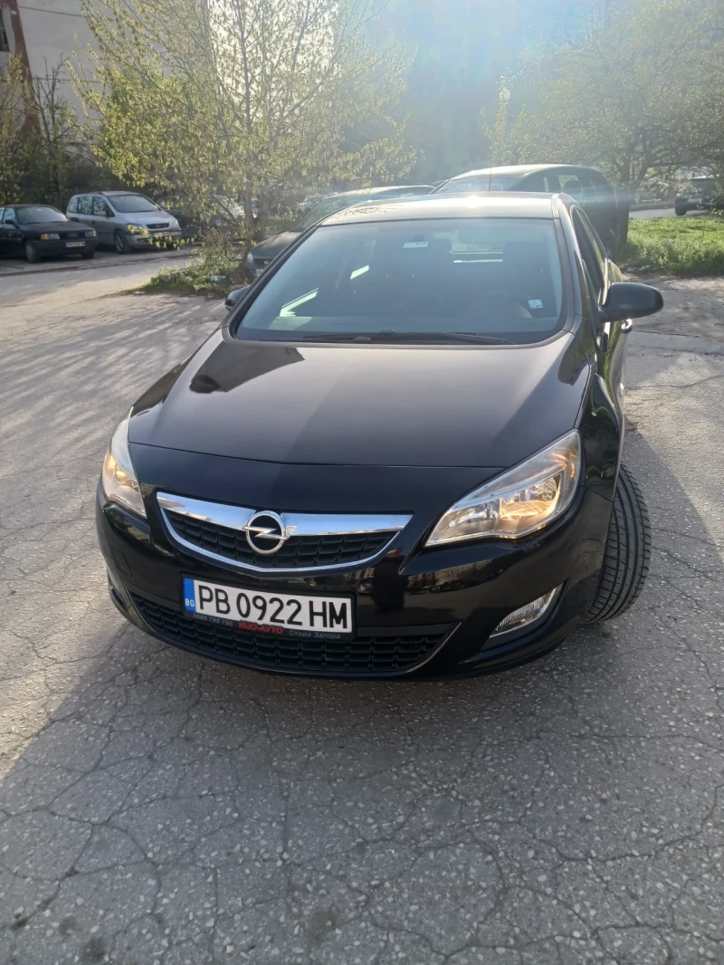 Opel Astra J, снимка 1 - Автомобили и джипове - 47301093