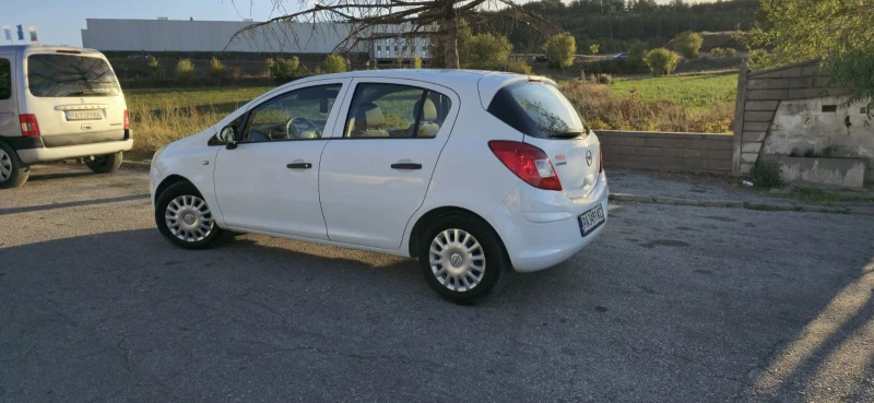 Opel Corsa, снимка 4 - Автомобили и джипове - 47539583