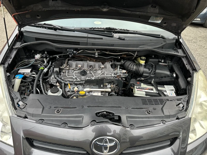 Toyota Corolla verso D4D, снимка 3 - Автомобили и джипове - 48240198