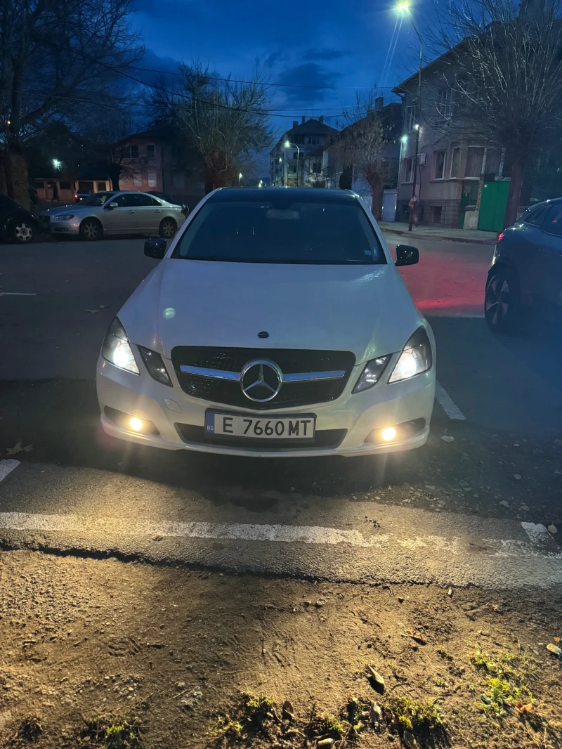 Mercedes-Benz E 220, снимка 3 - Автомобили и джипове - 48367368