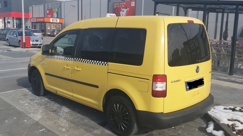 VW Caddy, снимка 3 - Автомобили и джипове - 49246328